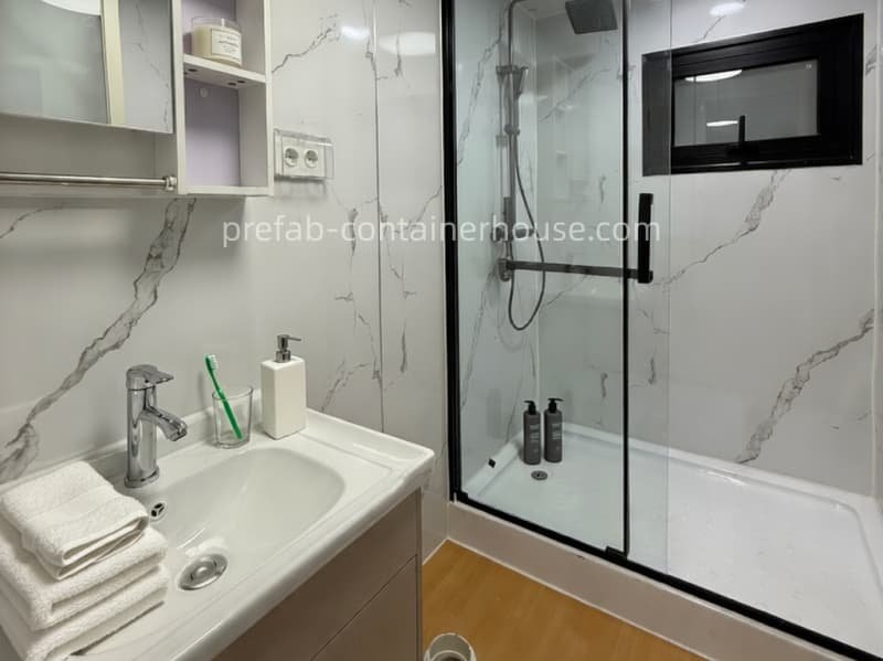 a_厕所里面摆一些东西